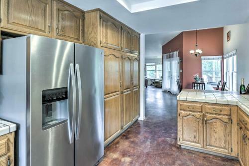 Charming Home Less Than 10 Mi To Sequoia Natl Park!