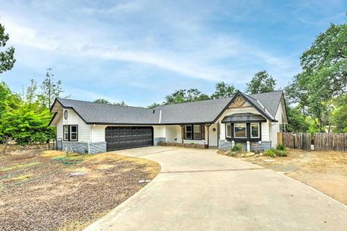 Charming Home Less Than 10 Mi To Sequoia Natl Park!