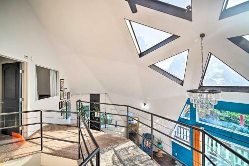 Modern Dome-shaped Cabin With Deck And Mtn Views