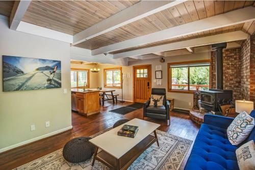 Serene Tahoe Cabin