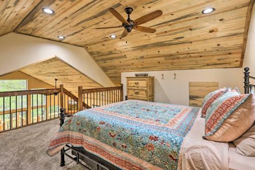 Rustic Alma Cabin With Deck, Grill And Hot Tub!