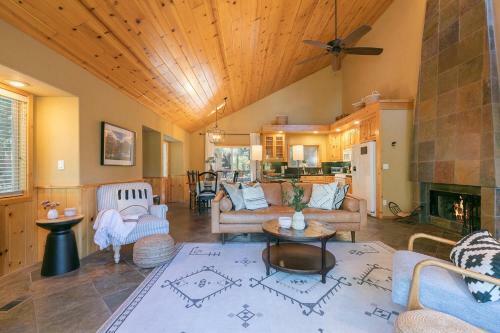 Sunrise Chalet By Tahoe Mountain Properties