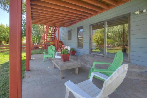 Big Blue House - 4398 Cr 203
