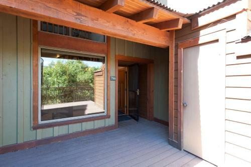 Tamarron Gambel Oak - 786
