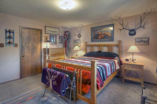 Between The Waters Cabin