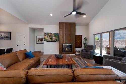 275 Estancia House