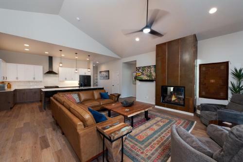 275 Estancia House