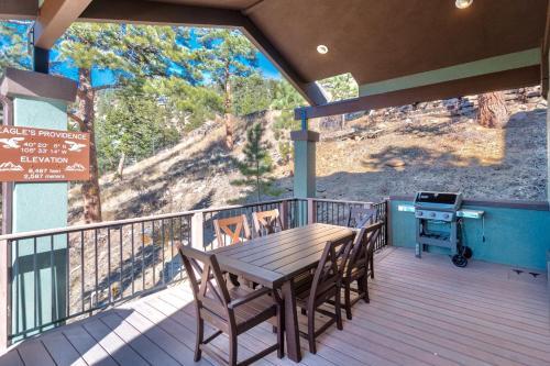 Eagle's Providence Vacation Home At Windcliff Home