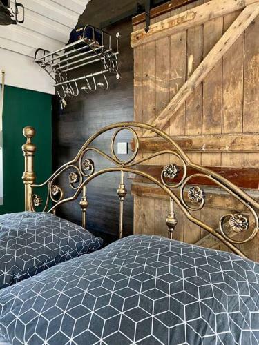 Gleis 1, Auszeit Im Eisenbahn Waggon Mit Whirlpool
