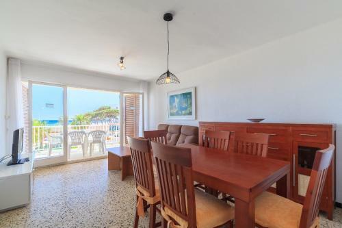 Uhc Esquirol Apartments
