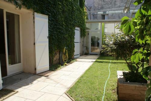 Spacieuse Maison de Village Avec Jardin Patio