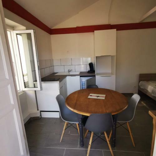 Studio Meubl�e Et �quip�e Avec Jardin Et Terrasse Priv�