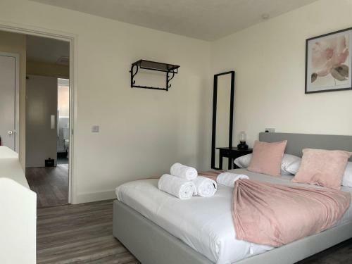Gerrard Grove Is Lovely 2-bed Bungalow In Clacton