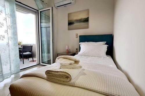 Physis Apt- Big Comfortable Apartment With View