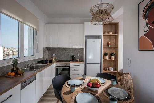Khroma Luxury Suite 2 Beach Front Apartment