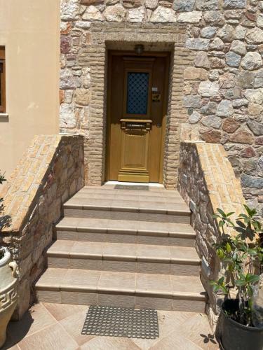 Beautiful House In Porto Rafti