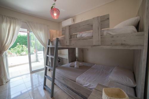 Private Villa Loutraki With Pool, Bbq & View