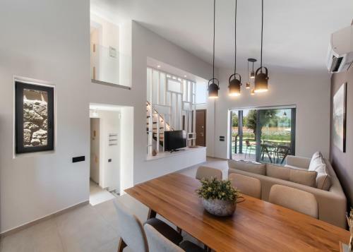 Rizomata Luxury Villas