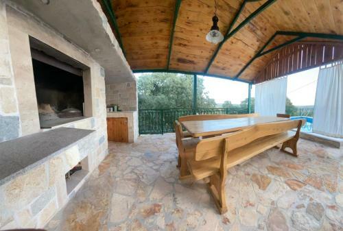 Villa Ku?a Viskovi Dvori (Labirint)