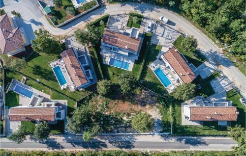 Three-bedroom Holiday Home In Buici