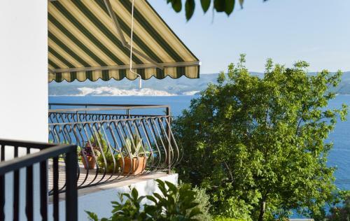 Villa Anima, Stanici, Near Omi?