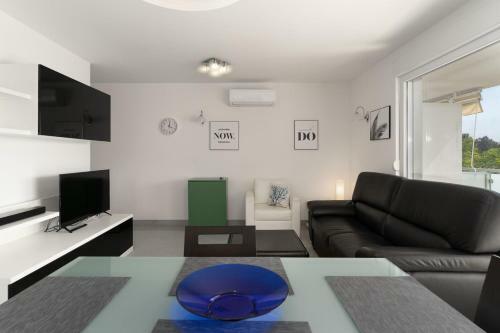 Apartment Sky