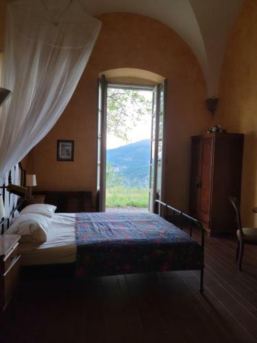 Heritage Mountain Top Villa Near Rome W/ Pool & Panoramic Views