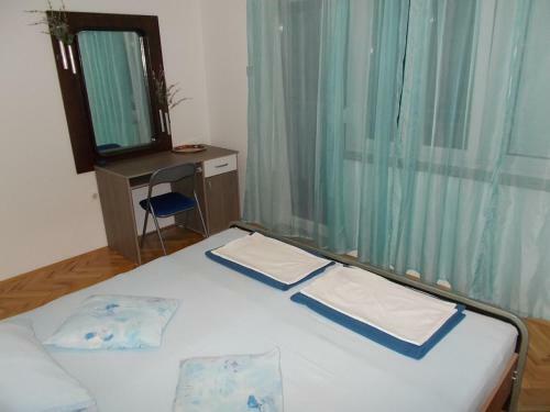 Apartments Azoa