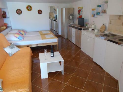 Apartments Azoa