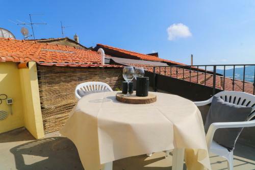 Apartamento [castellaro Mare E Cielo] - Golf - Spiagge - Montagne