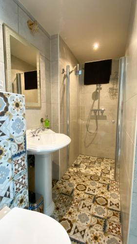 Hostal Villa K2