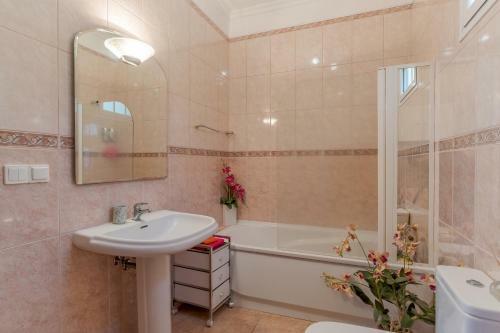 Villa Blackrock With Private Pool