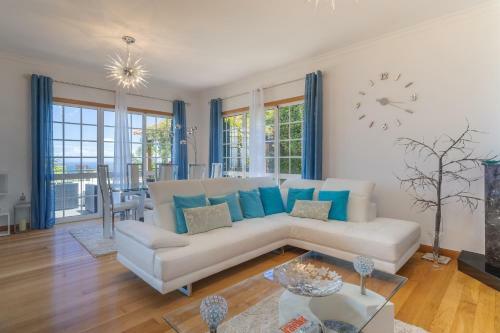Villa Blackrock With Private Pool