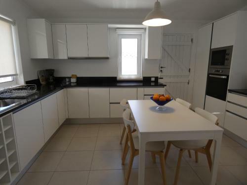 Guia 3 Bed Villa, Albufeira Wifi