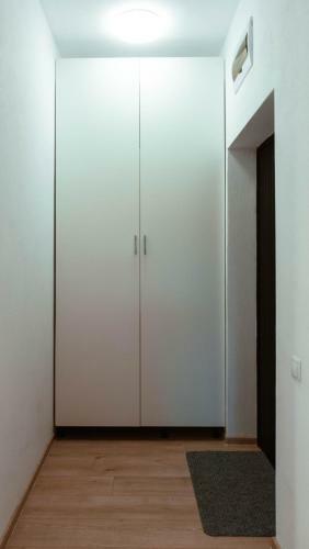 Solomon Apartments Ap 1