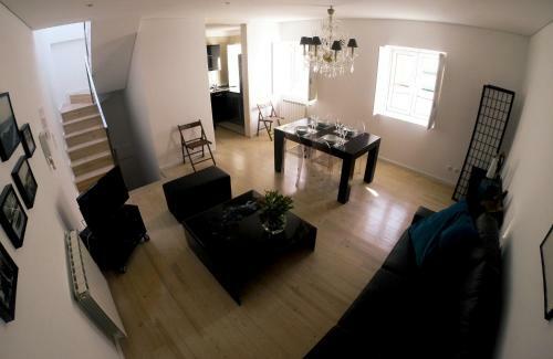 Apartamento Triplex Ao Principe Real - Praca Das Flores