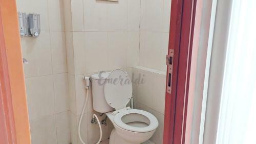 Apartamento Green Lake View Ciputat By Emeraldi
