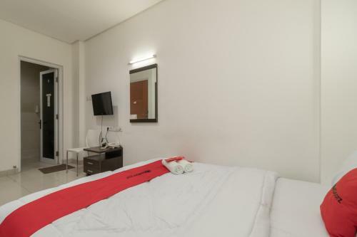 Hotel Reddoorz @ Tirta Mansion Karawaci