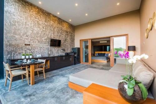 Luxury Honeymoon Nest 1br Villa With Jacuzzi