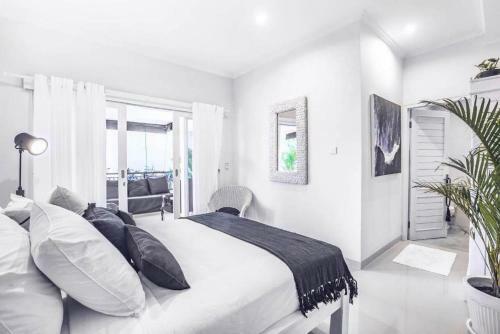 Modern 3br Villa - Heart Of Berawa