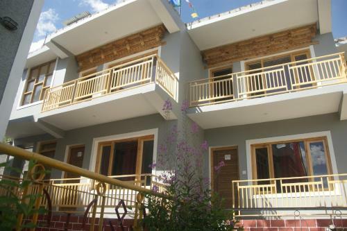 Hostal Chandan Guest House