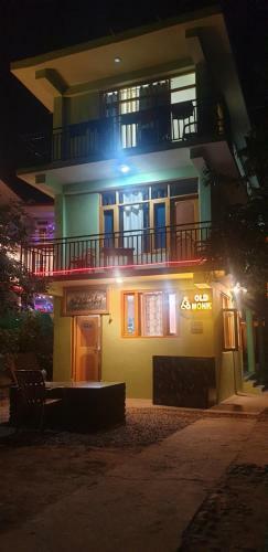Hostal Old Monk Inn