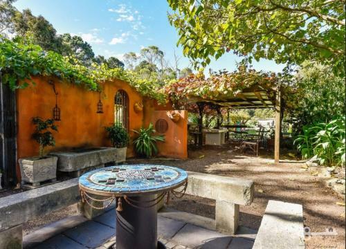 Villa Tuscan Style Romantic Cottage And Gardens