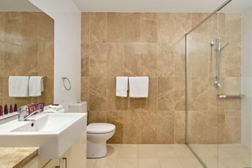 Large Premium Warrawee Apartment With Parking A401