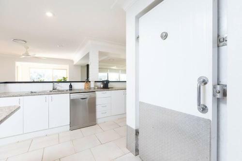 Huge Lake Front Property Near Blueys Beach
