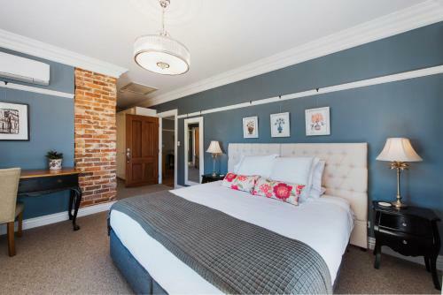 Bed & Breakfast Enfield House