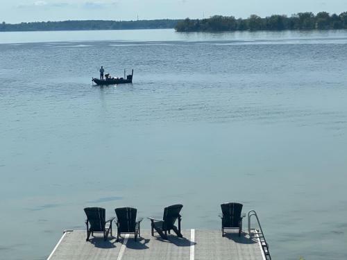 Innisfil Chalet