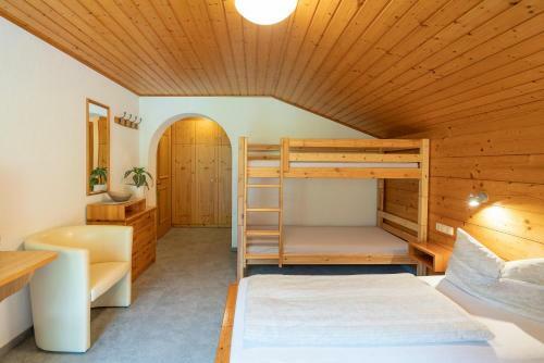 Apartamento G�stehaus Fitsch - Ferienwohnung In Silbertal