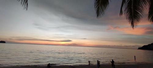 Patong Beach Apartment For Up To 4 Person