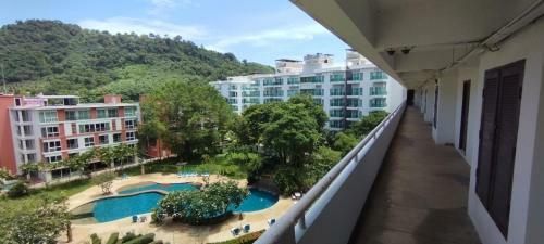 Patong Beach Apartment For Up To 4 Person